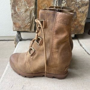 Sorel wedged boots